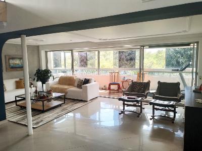 Apartamento de 5 alcobas en venta en Laureles, Medellín, 260 m² · foto 2 de 20