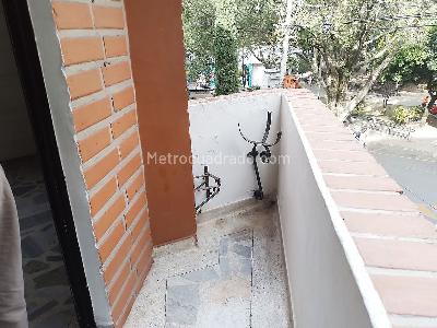 Apartamento de 3 alcobas en venta en Laureles, Medellín, 100 m² · foto 16 de 16
