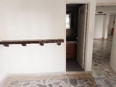 Apartamento de 3 alcobas en venta en Laureles, Medellín, 100 m² · foto 7 de 16