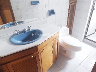 Apartamento de 3 alcobas en venta en Laureles, Medellín, 160 m² · foto 14 de 17