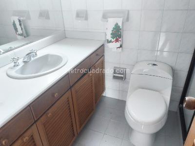 Apartamento de 3 alcobas en venta en Laureles, Medellín, 160 m² · foto 15 de 17