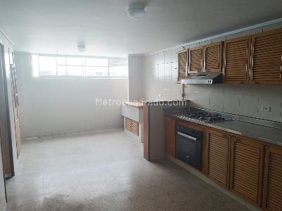 Apartamento de 3 alcobas en venta en Laureles, Medellín, 160 m² · foto 4 de 17