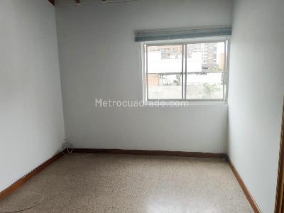 Apartamento de 3 alcobas en venta en Laureles, Medellín, 160 m² · foto 7 de 17