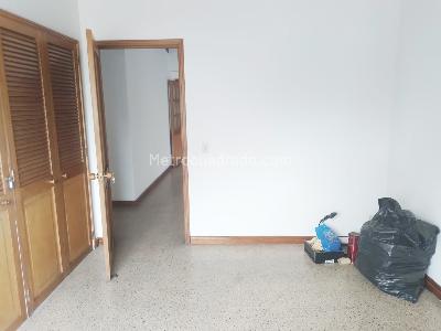 Apartamento de 3 alcobas en venta en Laureles, Medellín, 160 m² · foto 8 de 17