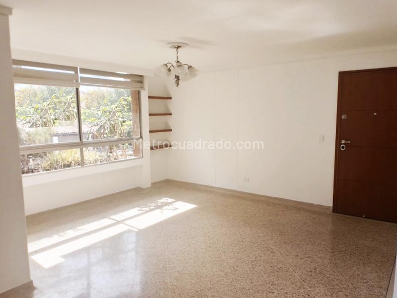 Spacious 3BR Apartment with A/C in Los Laureles