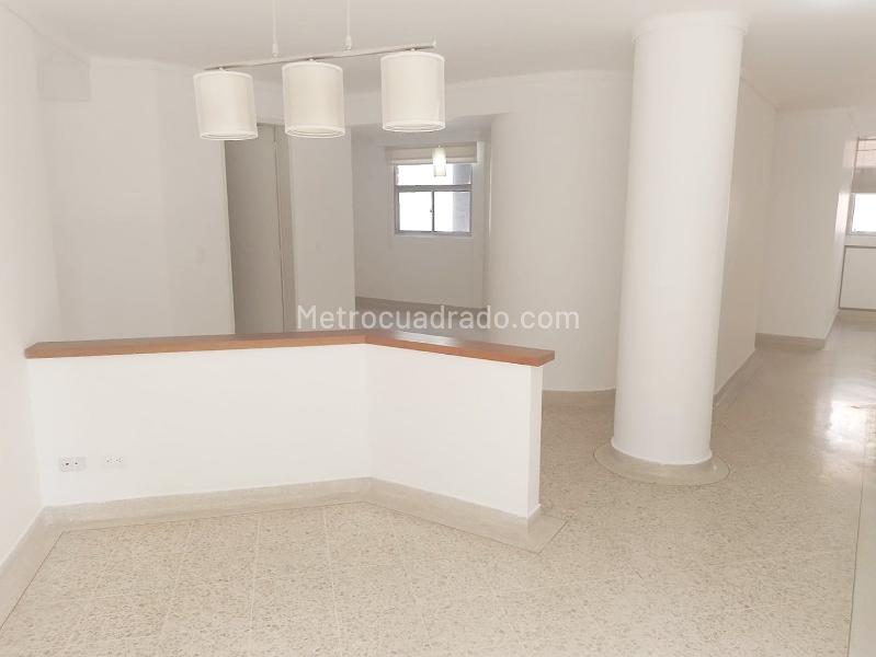 Apartamento Amplio de 3 Alcobas con Aire Acondicionado en Laureles - 7