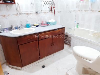 Apartamento de 2 alcobas en venta en Laureles, Medellín, 141 m² · foto 13 de 18