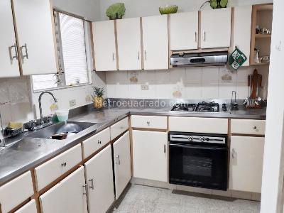 Apartamento de 2 alcobas en venta en Laureles, Medellín, 141 m² · foto 5 de 18