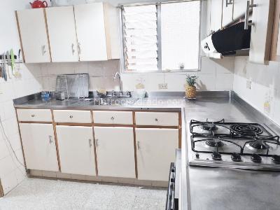 Apartamento de 2 alcobas en venta en Laureles, Medellín, 141 m² · foto 6 de 18