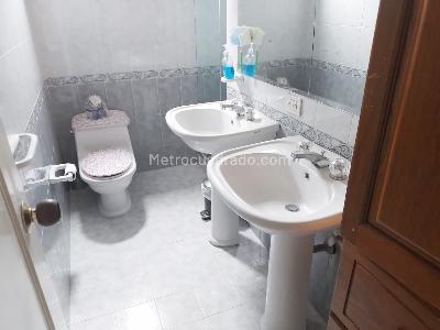 Apartamento de 3 alcobas en venta en Laureles, Medellín, 154 m² · foto 15 de 18