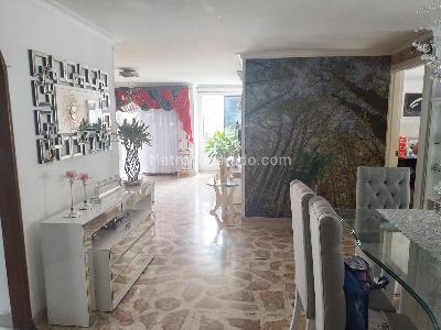 Apartamento de 3 alcobas en venta en Laureles, Medellín, 154 m² · foto 2 de 18