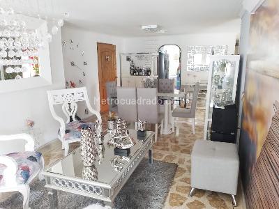 Apartamento de 3 alcobas en venta en Laureles, Medellín, 154 m² · foto 3 de 18
