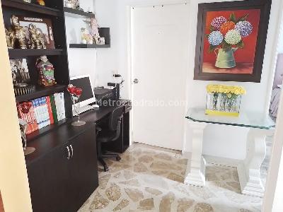 Apartamento de 3 alcobas en venta en Laureles, Medellín, 154 m² · foto 9 de 18