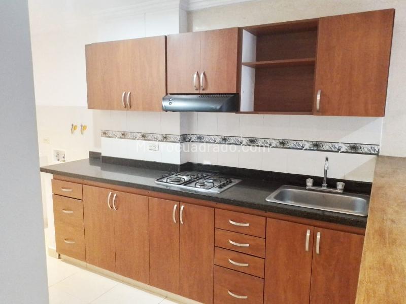 Apartamento de 2 Alcobas y 2 Baños en Laureles - 4