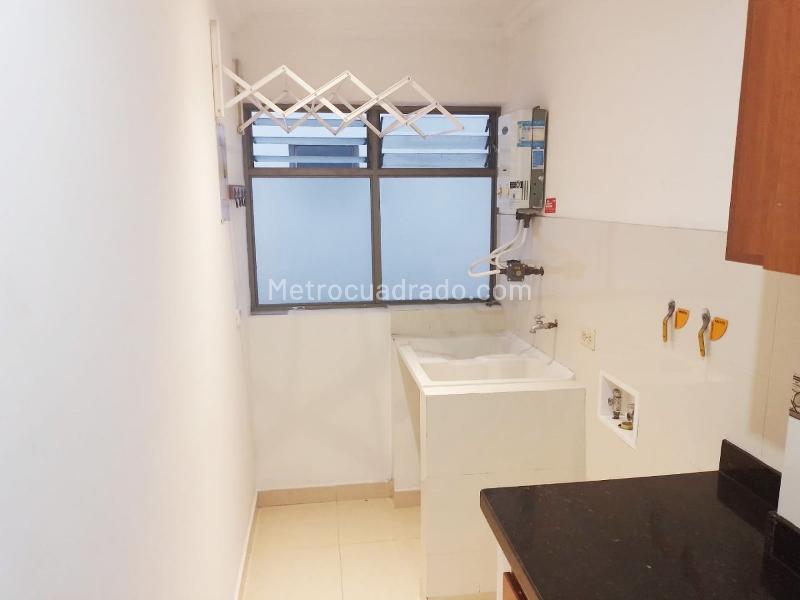 Apartamento de 2 Alcobas y 2 Baños en Laureles - 6