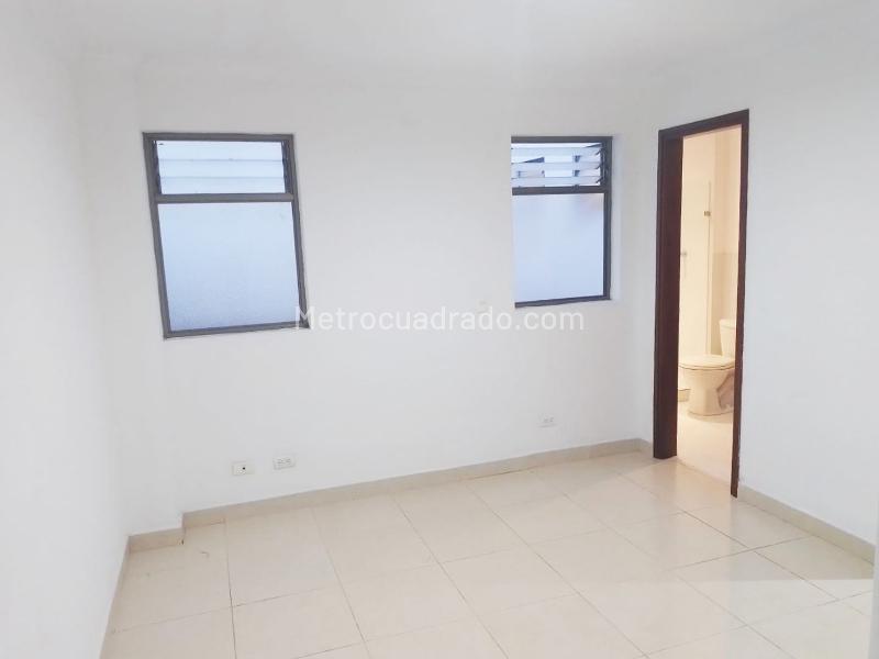 Apartamento de 2 Alcobas y 2 Baños en Laureles - 8