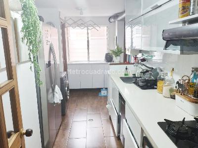 Apartamento de 3 alcobas en arriendo en Laureles, Medellín, 91 m² · foto 3 de 15