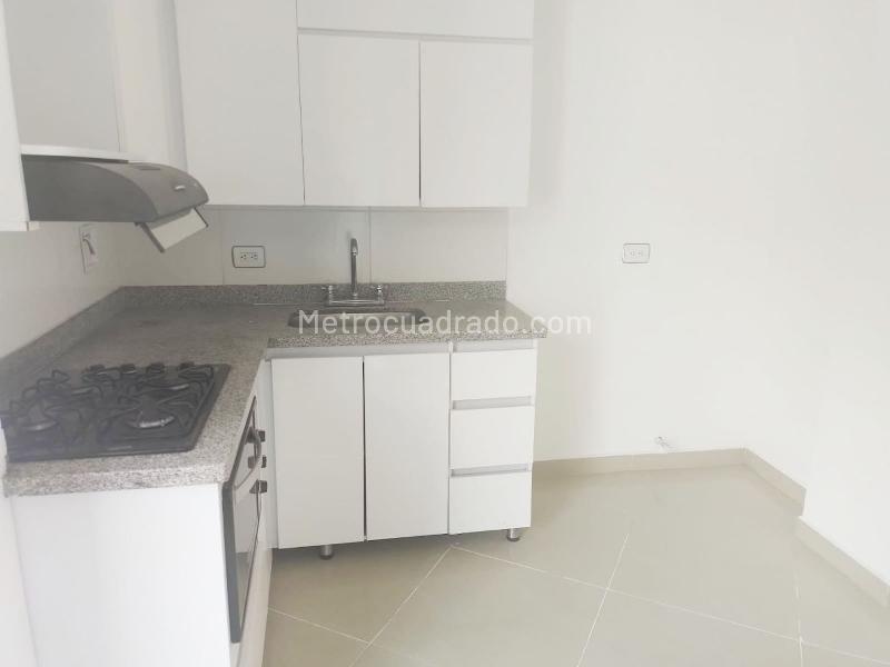 Apartamento Exterior de 2 Alcobas en La América con Balcón - 6