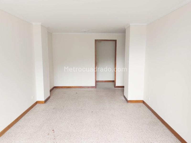 3BR Apartment in LAURELES (110 m²) - 2