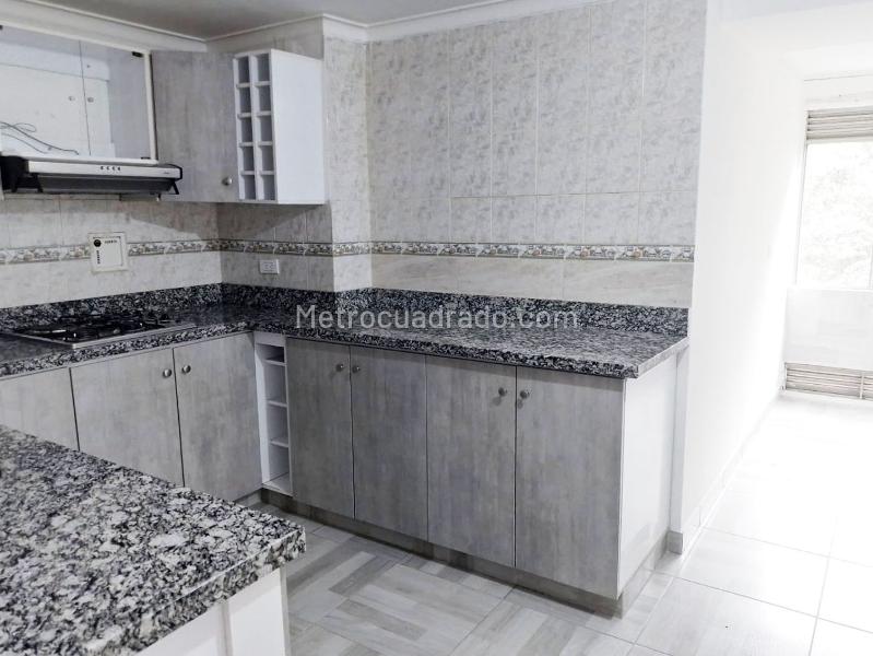 Apartamento Amplio de 3 Alcobas cerca a Restaurantes en Laureles - 3