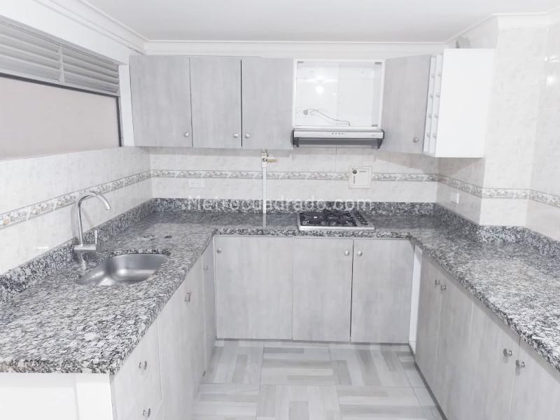 Apartamento Amplio de 3 Alcobas cerca a Restaurantes en Laureles - 5