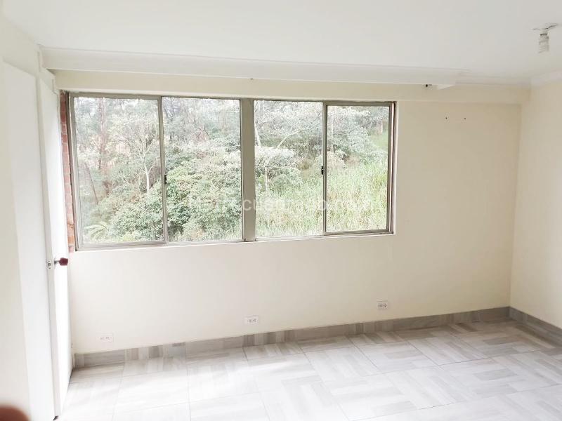 Apartamento Amplio de 3 Alcobas cerca a Restaurantes en Laureles - 9