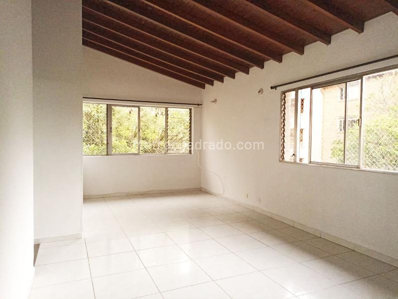 Spacious 3BR Apartment in Belen