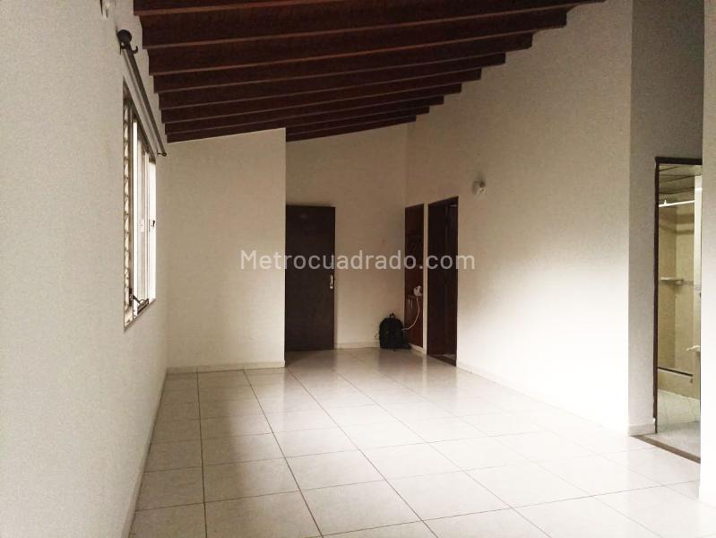 Spacious 3BR Apartment in Belen - 4