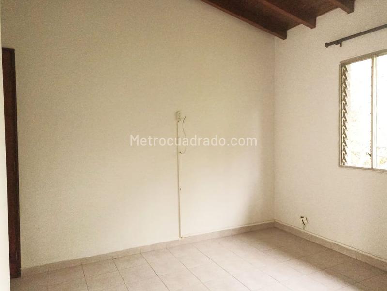 Spacious 3BR Apartment in Belen - 9