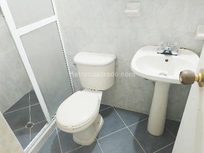 Casa de 3 alcobas en venta en Laureles, Medellín, 135 m² · foto 12 de 17