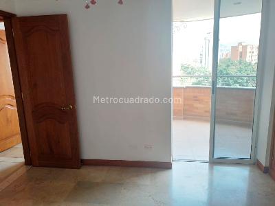 Apartamento de 3 alcobas en arriendo en Laureles, Medellín, 116 m² · foto 10 de 18