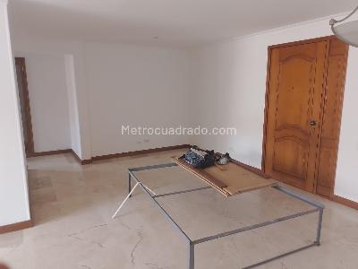 Apartamento de 3 alcobas en arriendo en Laureles, Medellín, 116 m² · foto 3 de 18