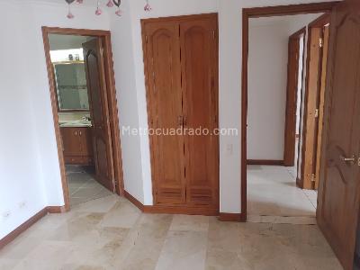 Apartamento de 3 alcobas en arriendo en Laureles, Medellín, 116 m² · foto 9 de 18