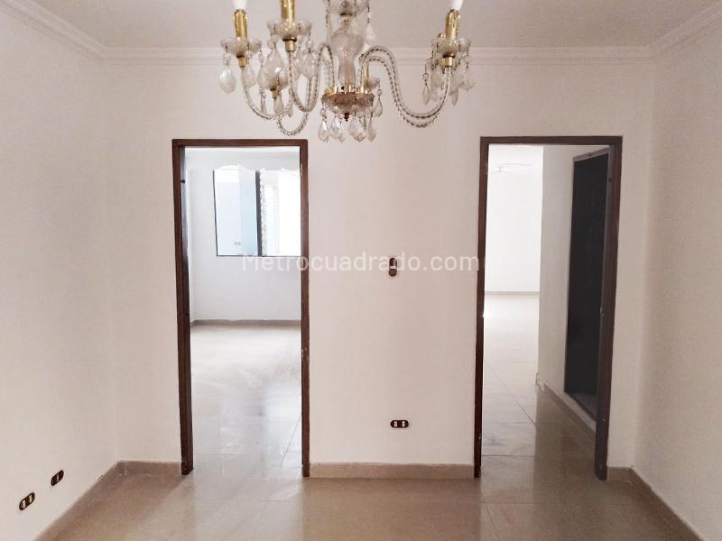 Casa Independiente de 3 Alcobas en Laureles - 3