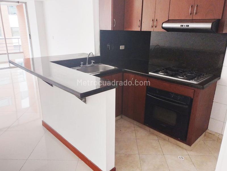 Apartamento Exterior de 2 Alcobas en Laureles con Balcón - 5