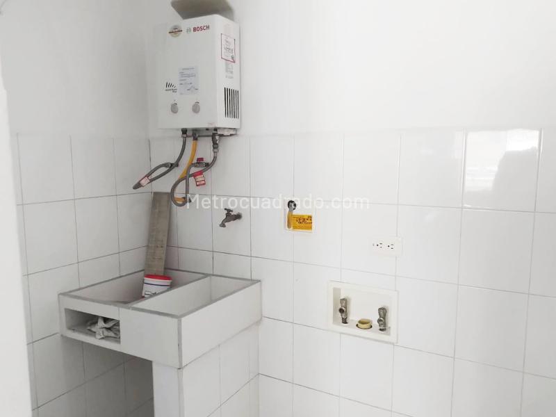 Apartamento Exterior de 2 Alcobas en Laureles con Balcón - 7