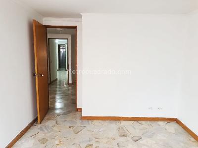 Apartamento de 3 alcobas en venta en Laureles, Medellín, 98 m² · foto 10 de 14