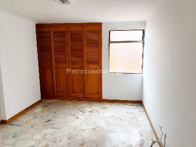 Apartamento de 3 alcobas en venta en Laureles, Medellín, 98 m² · foto 11 de 14