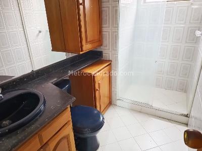 Apartamento de 3 alcobas en venta en Laureles, Medellín, 98 m² · foto 13 de 14