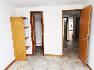 Apartamento de 3 alcobas en venta en Laureles, Medellín, 98 m² · foto 9 de 14