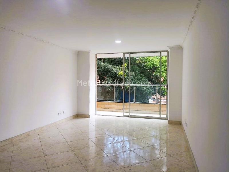 Apartamento Acogedor de 3 Alcobas en Belén - 2