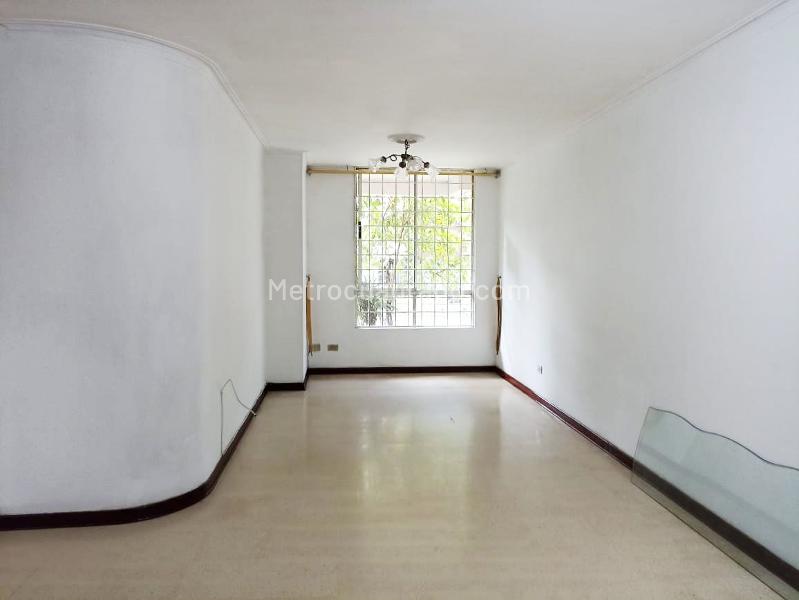 2BR Apartment Near Parks in Belen