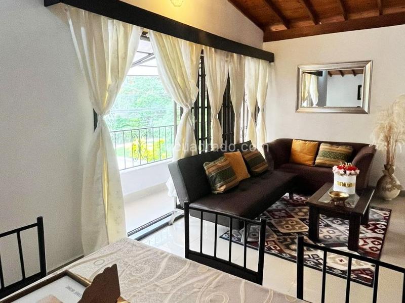 Apartamento Amoblado de 4 Alcobas en Belén - 2