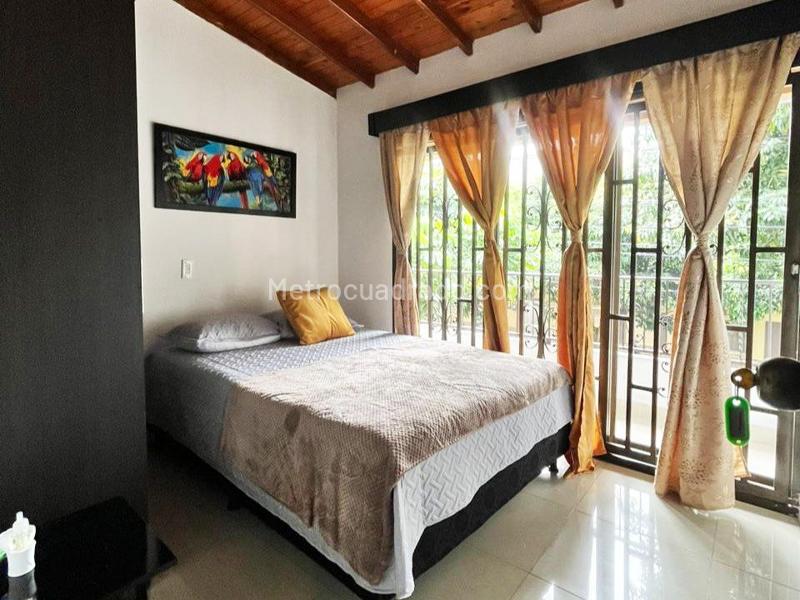 Apartamento Amoblado de 4 Alcobas en Belén - 9