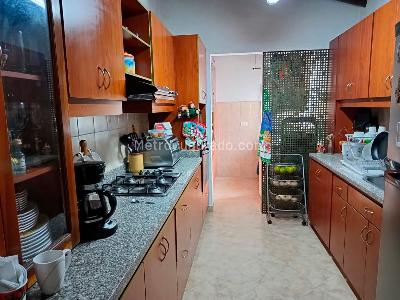 Apartamento en venta en Laureles, Medellín · foto 5 de 17