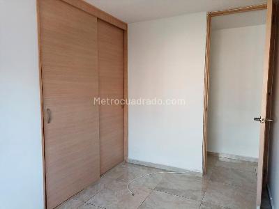 Apartamento de 4 alcobas en arriendo en Belen, Medellín, 98 m² · foto 10 de 17