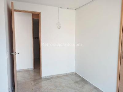 Apartamento de 4 alcobas en arriendo en Belen, Medellín, 98 m² · foto 15 de 17