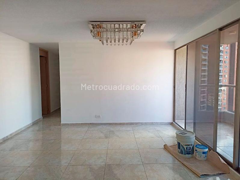 Apartamento amplio de 4 Alcobas con amenidades en Belén