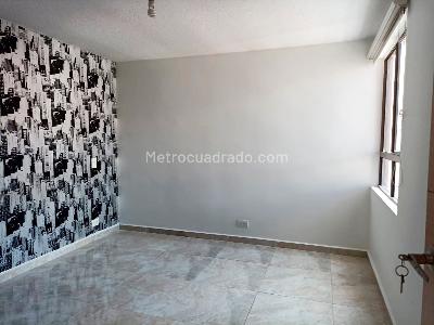 Apartamento de 4 alcobas en arriendo en Belen, Medellín, 98 m² · foto 9 de 17