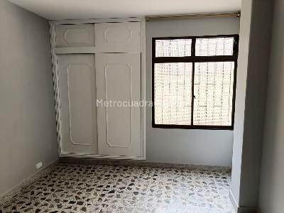 Apartamento de 3 alcobas en venta en Laureles, Medellín, 134 m² · foto 11 de 18